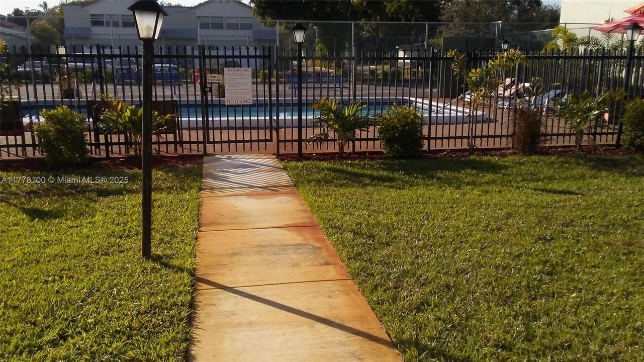 Recientemente alquilado: $1,600 (1 camas, 11 baños, 720 Pies cuadrados)