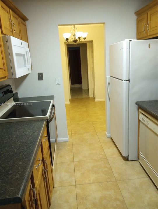 Recientemente alquilado: $1,600 (1 camas, 11 baños, 720 Pies cuadrados)