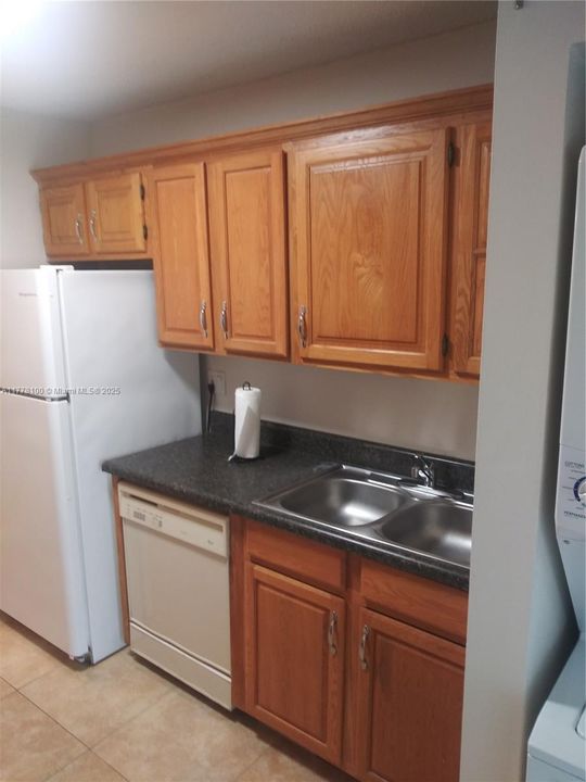 Recientemente alquilado: $1,600 (1 camas, 11 baños, 720 Pies cuadrados)