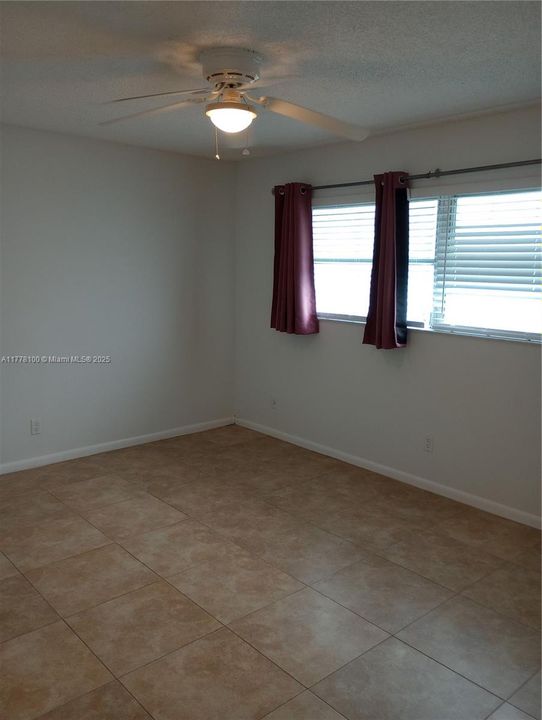 Recientemente alquilado: $1,600 (1 camas, 11 baños, 720 Pies cuadrados)