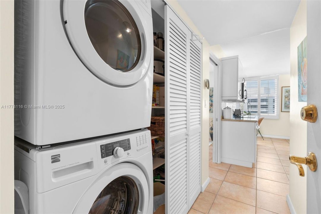 FULL SIZE WASHER DRYER IN UNIT!