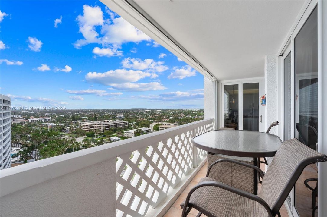 For Sale: $639,000 (2 beds, 2 baths, 1230 Square Feet)