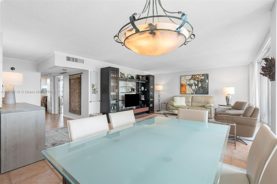 For Sale: $639,000 (2 beds, 2 baths, 1230 Square Feet)