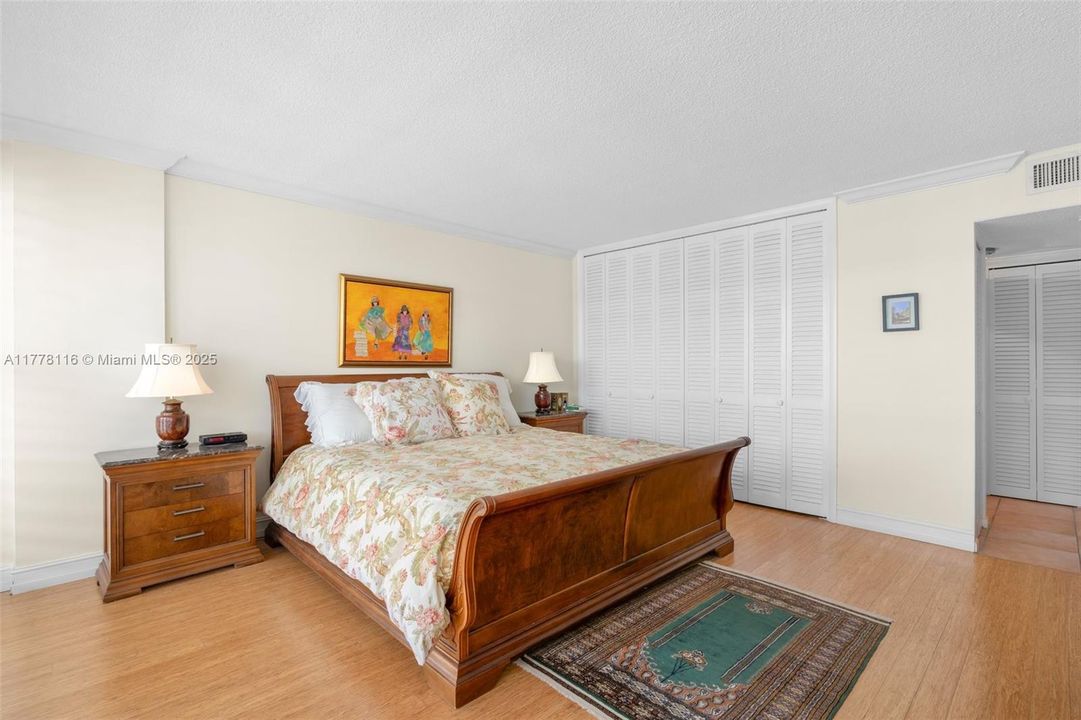 For Sale: $639,000 (2 beds, 2 baths, 1230 Square Feet)