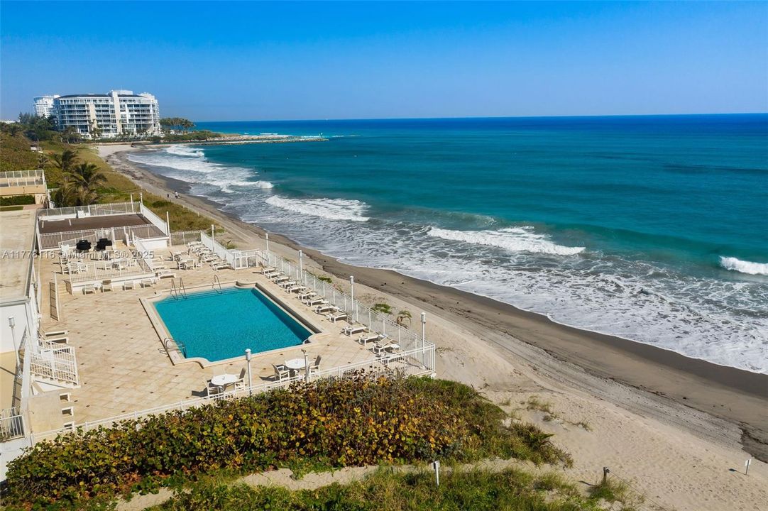 For Sale: $639,000 (2 beds, 2 baths, 1230 Square Feet)