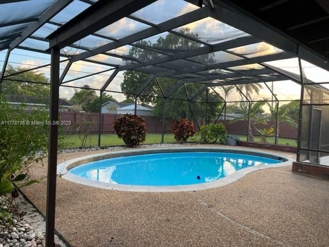 Recently Sold: $589,900 (4 beds, 2 baths, 1440 Square Feet)