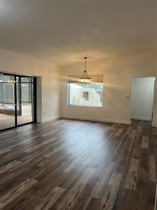 Recently Sold: $589,900 (4 beds, 2 baths, 1440 Square Feet)