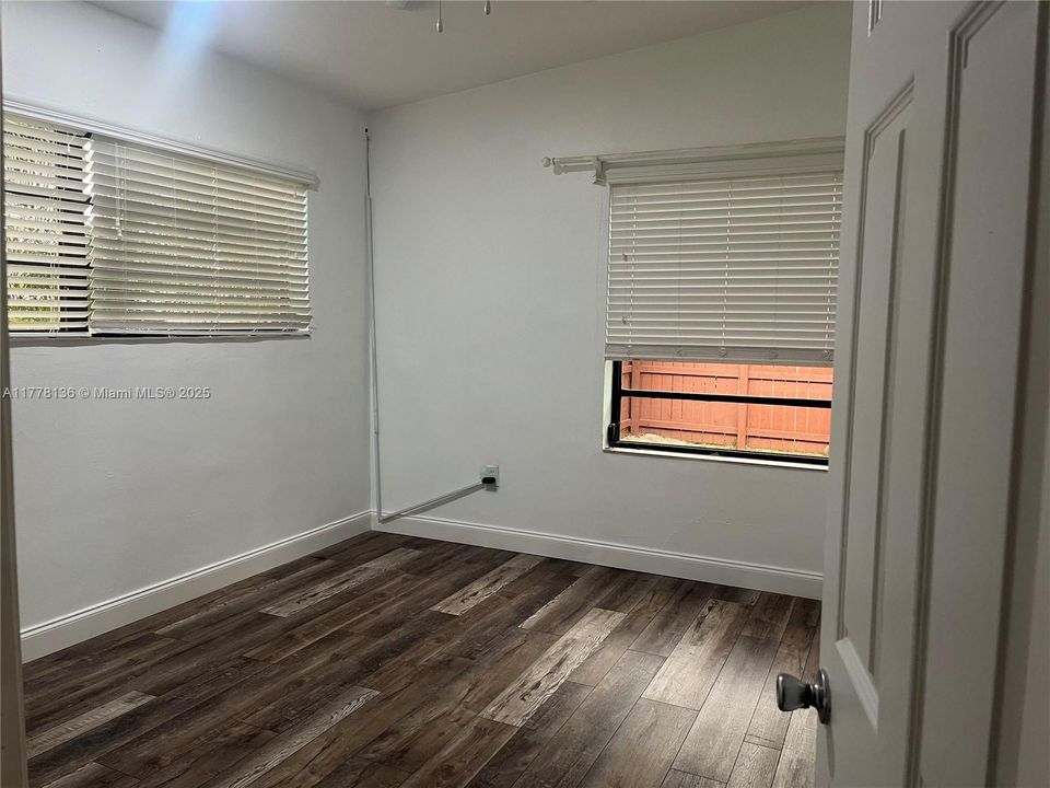 Recently Sold: $589,900 (4 beds, 2 baths, 1440 Square Feet)