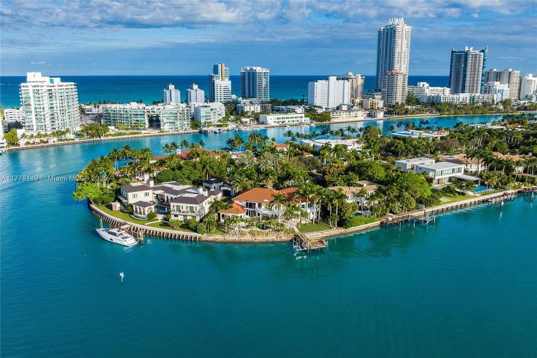 Recently Sold: $18,500,000 (8 beds, 8 baths, 8911 Square Feet)