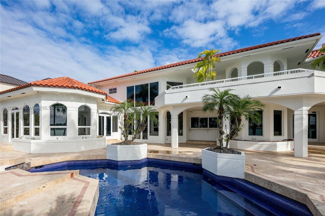 Recently Sold: $18,500,000 (8 beds, 8 baths, 8911 Square Feet)