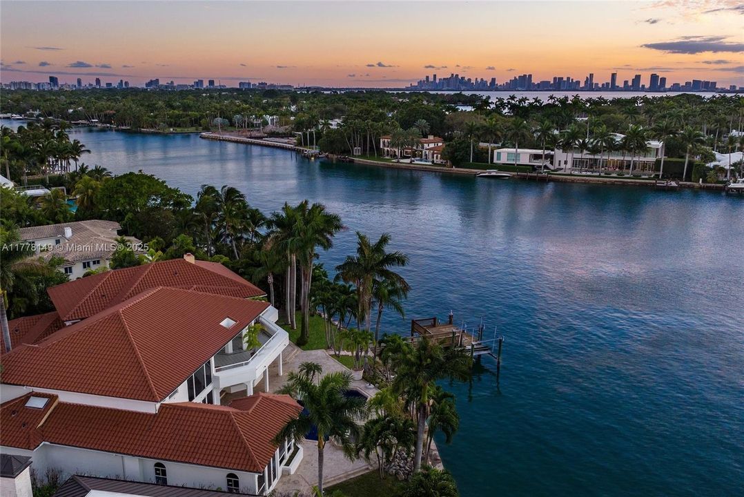 Recently Sold: $18,500,000 (8 beds, 8 baths, 8911 Square Feet)