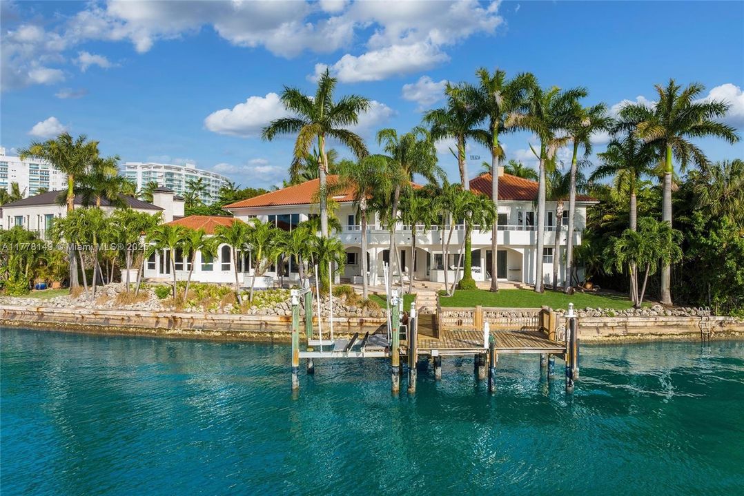 Recently Sold: $18,500,000 (8 beds, 8 baths, 8911 Square Feet)