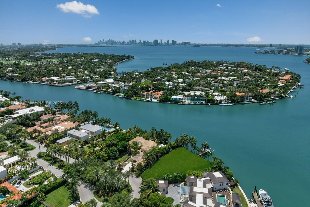 Recently Sold: $18,500,000 (8 beds, 8 baths, 8911 Square Feet)