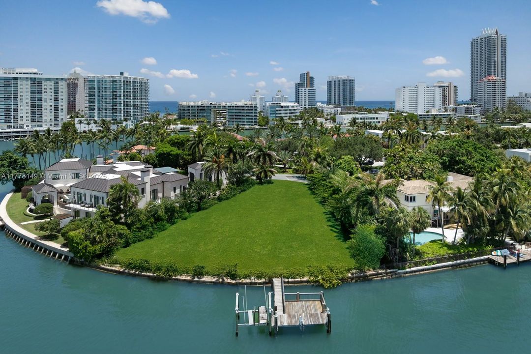 Recently Sold: $18,500,000 (8 beds, 8 baths, 8911 Square Feet)