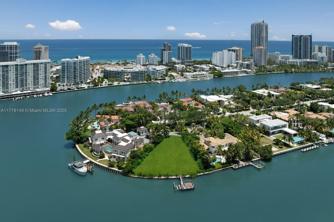 Recently Sold: $18,500,000 (8 beds, 8 baths, 8911 Square Feet)