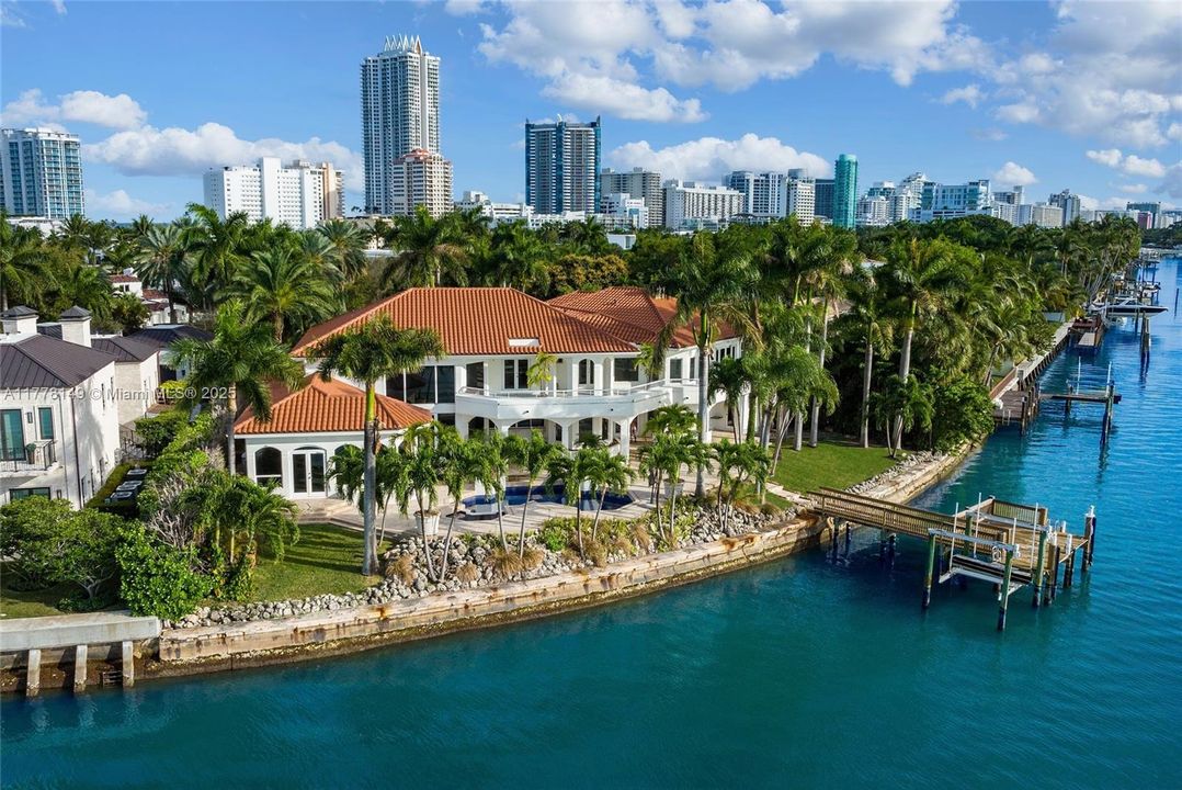 Recently Sold: $18,500,000 (8 beds, 8 baths, 8911 Square Feet)