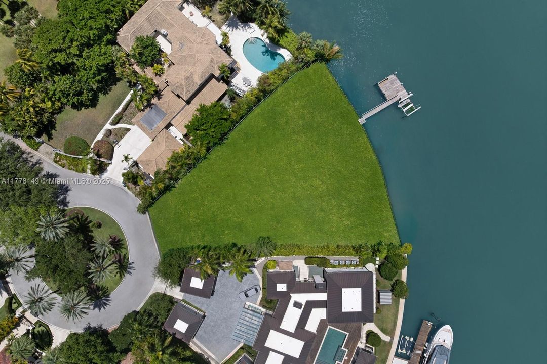 Recently Sold: $18,500,000 (8 beds, 8 baths, 8911 Square Feet)