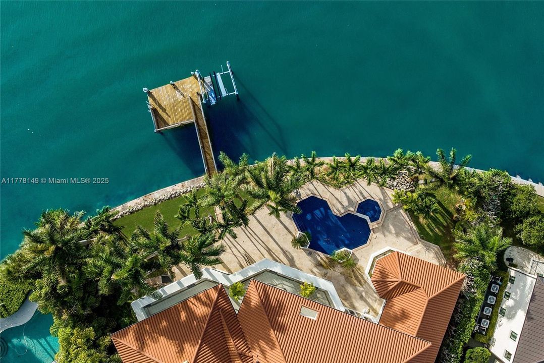 Recently Sold: $18,500,000 (8 beds, 8 baths, 8911 Square Feet)