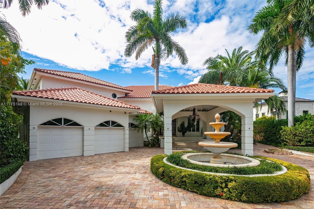 Recently Sold: $18,500,000 (8 beds, 8 baths, 8911 Square Feet)