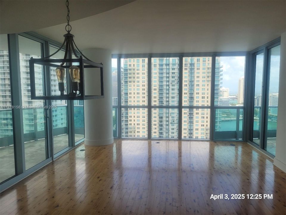 Recently Sold: $899,900 (2 beds, 2 baths, 1529 Square Feet)