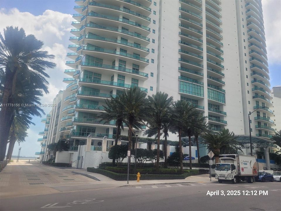 Recently Sold: $899,900 (2 beds, 2 baths, 1529 Square Feet)