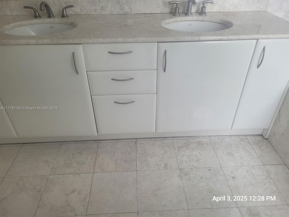 Recently Sold: $899,900 (2 beds, 2 baths, 1529 Square Feet)