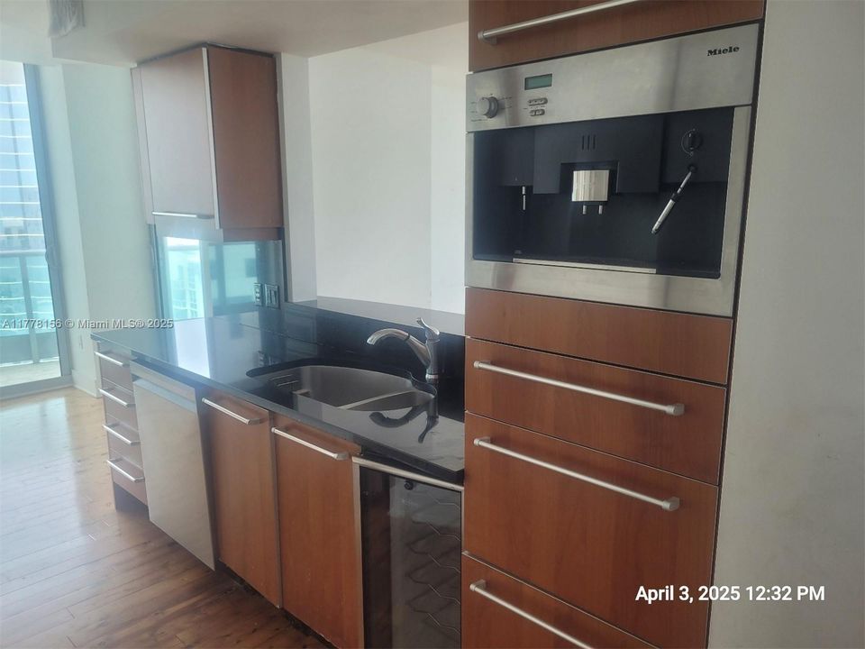 Recently Sold: $899,900 (2 beds, 2 baths, 1529 Square Feet)