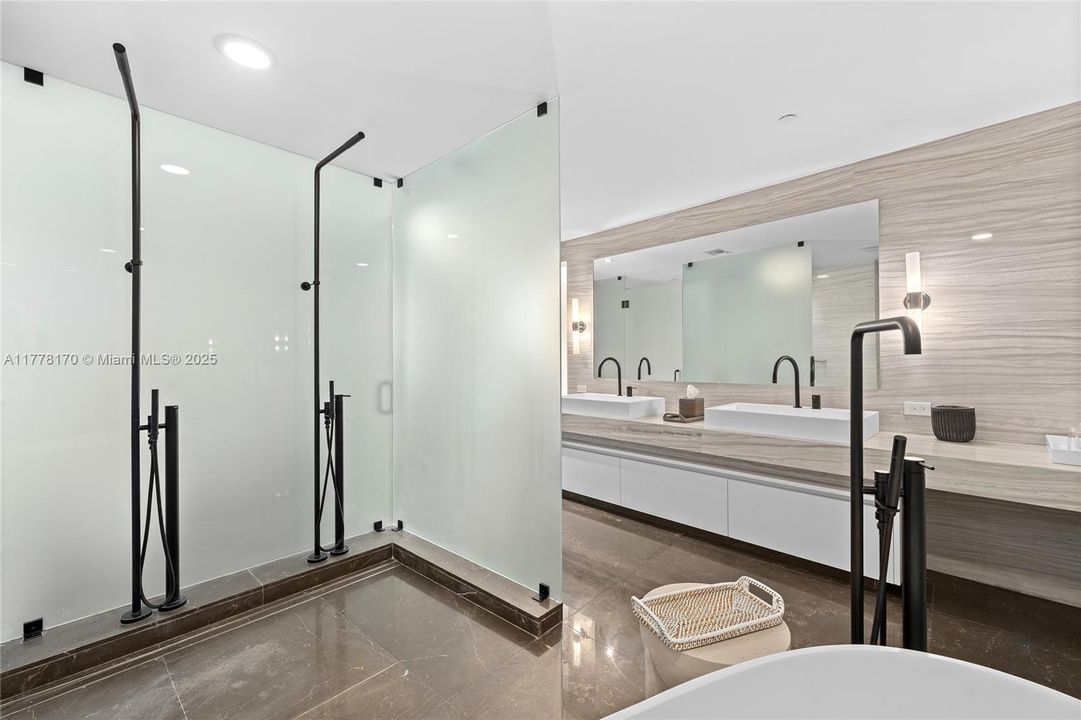 待售: $2,840,000 (3 贝兹, 3 浴室, 2071 平方英尺)