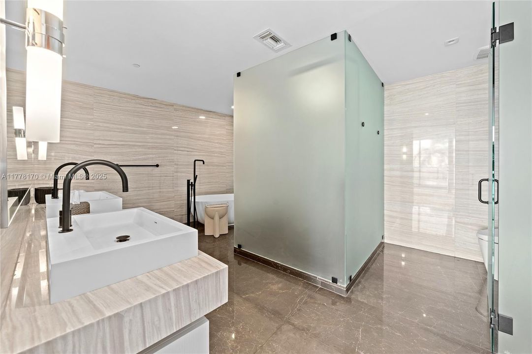 待售: $2,840,000 (3 贝兹, 3 浴室, 2071 平方英尺)