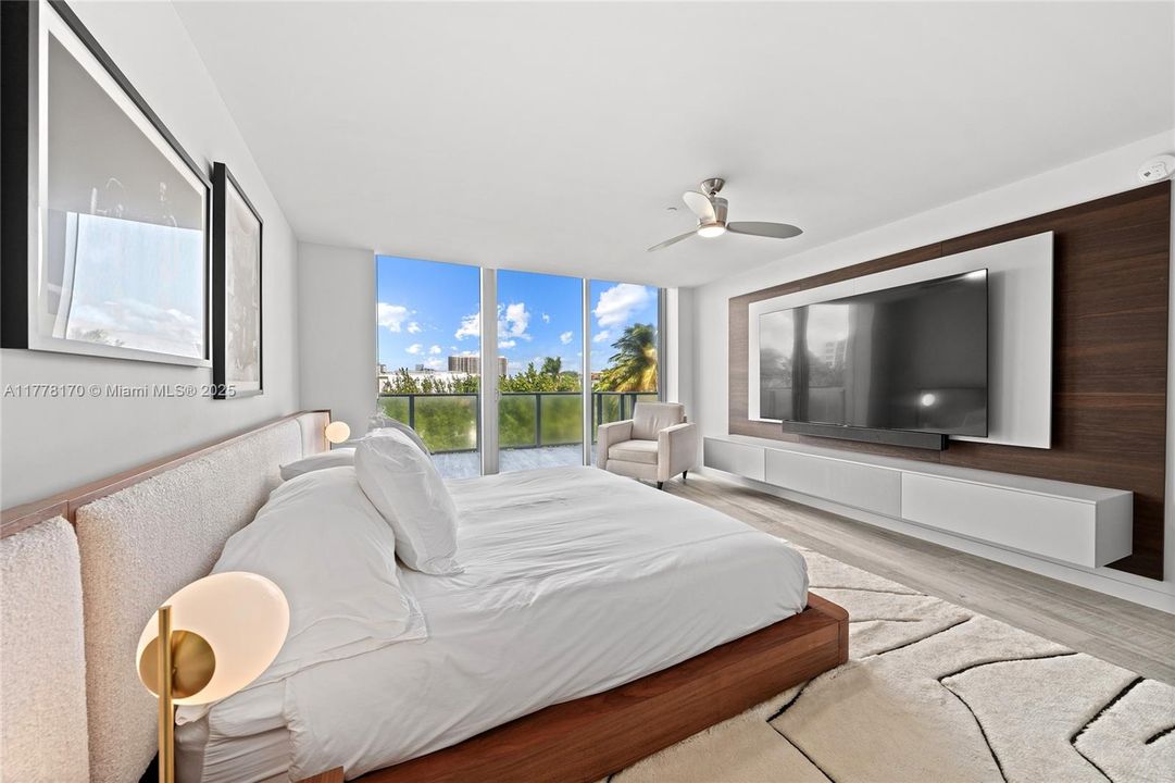 待售: $2,840,000 (3 贝兹, 3 浴室, 2071 平方英尺)