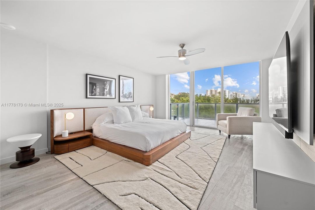 待售: $2,840,000 (3 贝兹, 3 浴室, 2071 平方英尺)