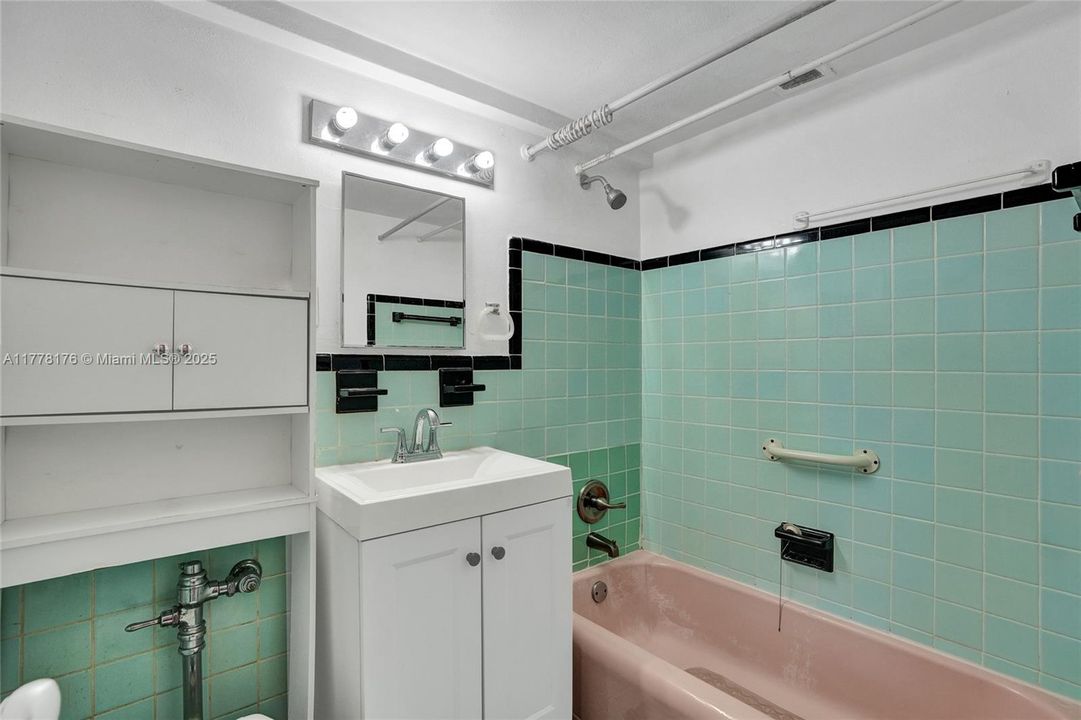 Vendido Recientemente: $111,900 (0 camas, 1 baños, 25163 Pies cuadrados)