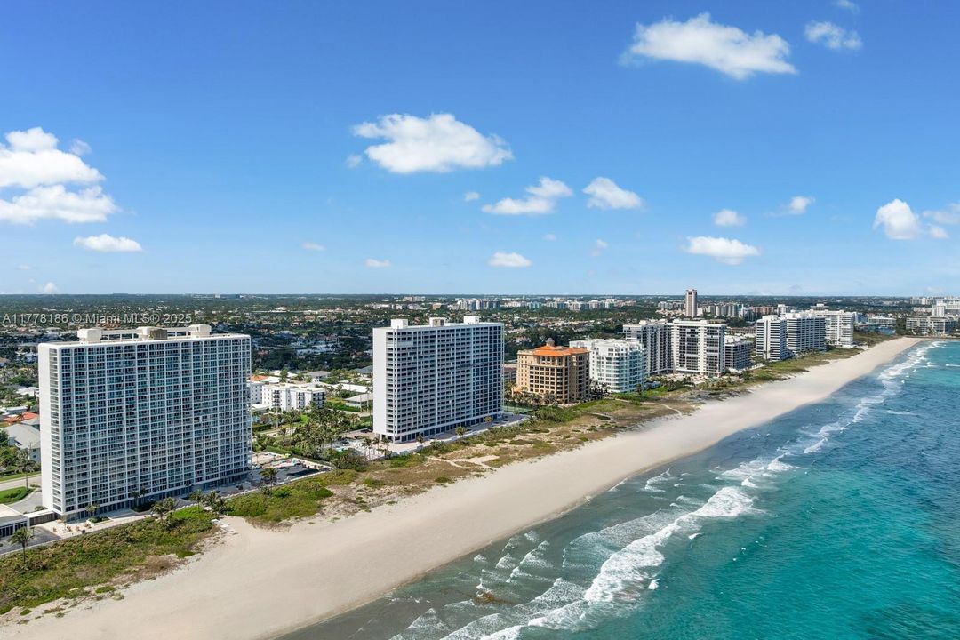 Недавно продано: $3,495,000 (4 спален, 4 ванн, 4202 Квадратных фут)