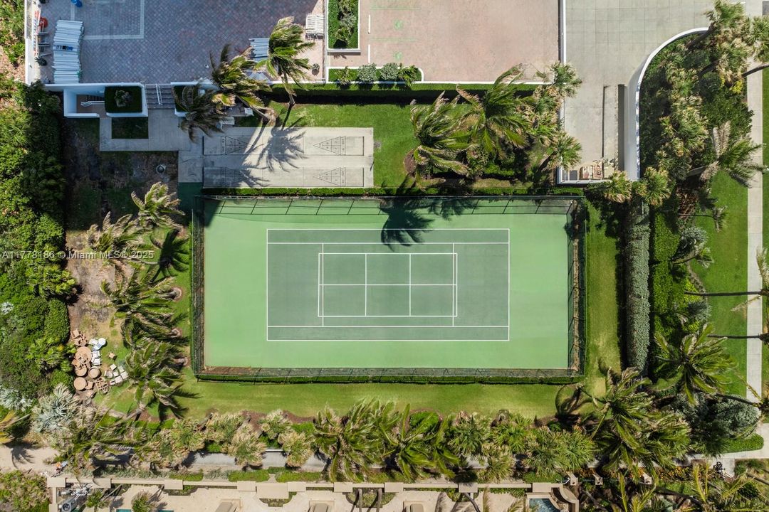 Недавно продано: $3,495,000 (4 спален, 4 ванн, 4202 Квадратных фут)