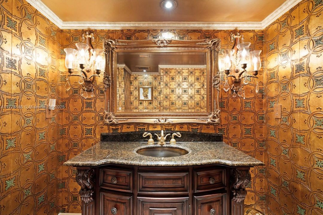 Недавно продано: $3,495,000 (4 спален, 4 ванн, 4202 Квадратных фут)