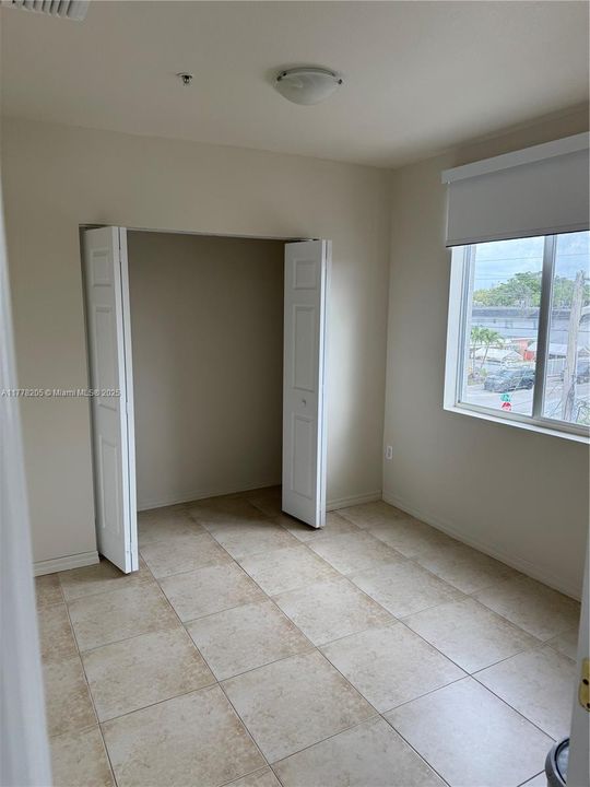 Recently Rented: $1,900 (2 beds, 1 baths, 10520 Square Feet)