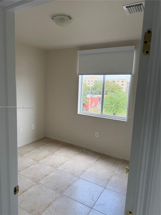 Recently Rented: $1,900 (2 beds, 1 baths, 10520 Square Feet)