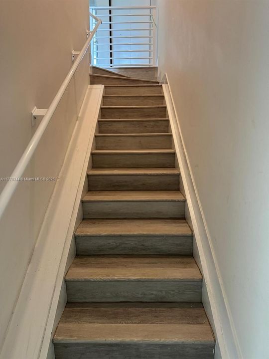 Recently Rented: $2,550 (2 beds, 2 baths, 1392 Square Feet)