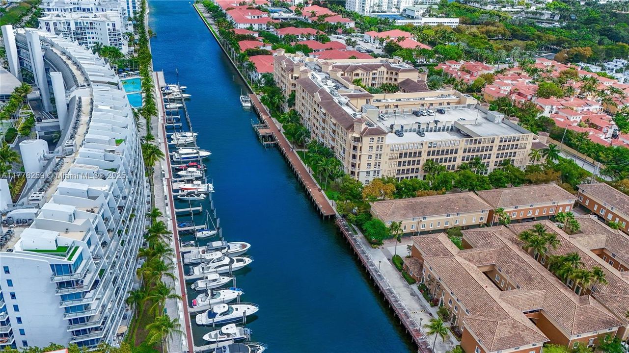 Vendido Recientemente: $439,000 (3 camas, 2 baños, 1365 Pies cuadrados)