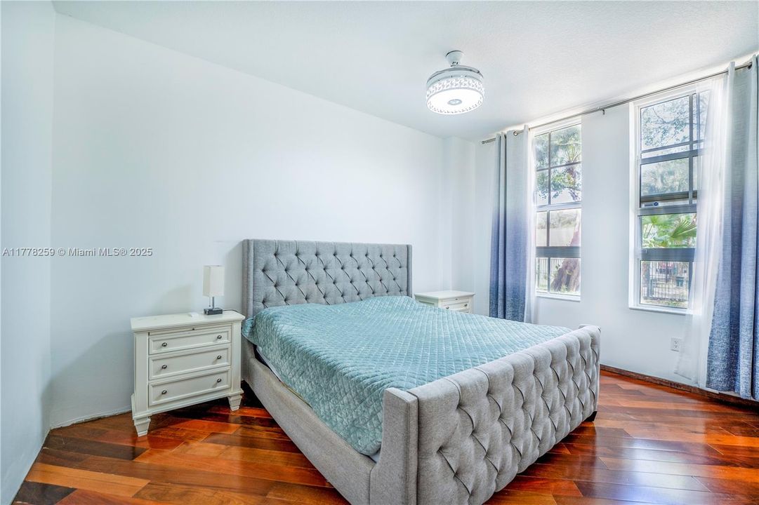 Vendido Recientemente: $439,000 (3 camas, 2 baños, 1365 Pies cuadrados)