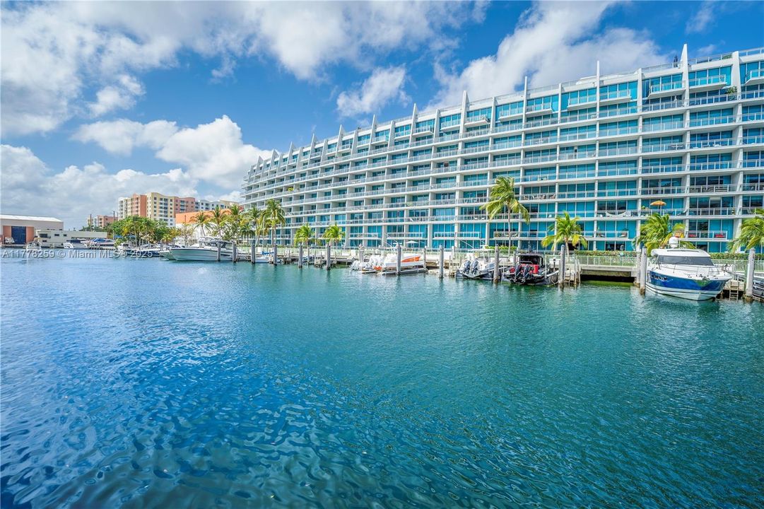 Vendido Recientemente: $439,000 (3 camas, 2 baños, 1365 Pies cuadrados)