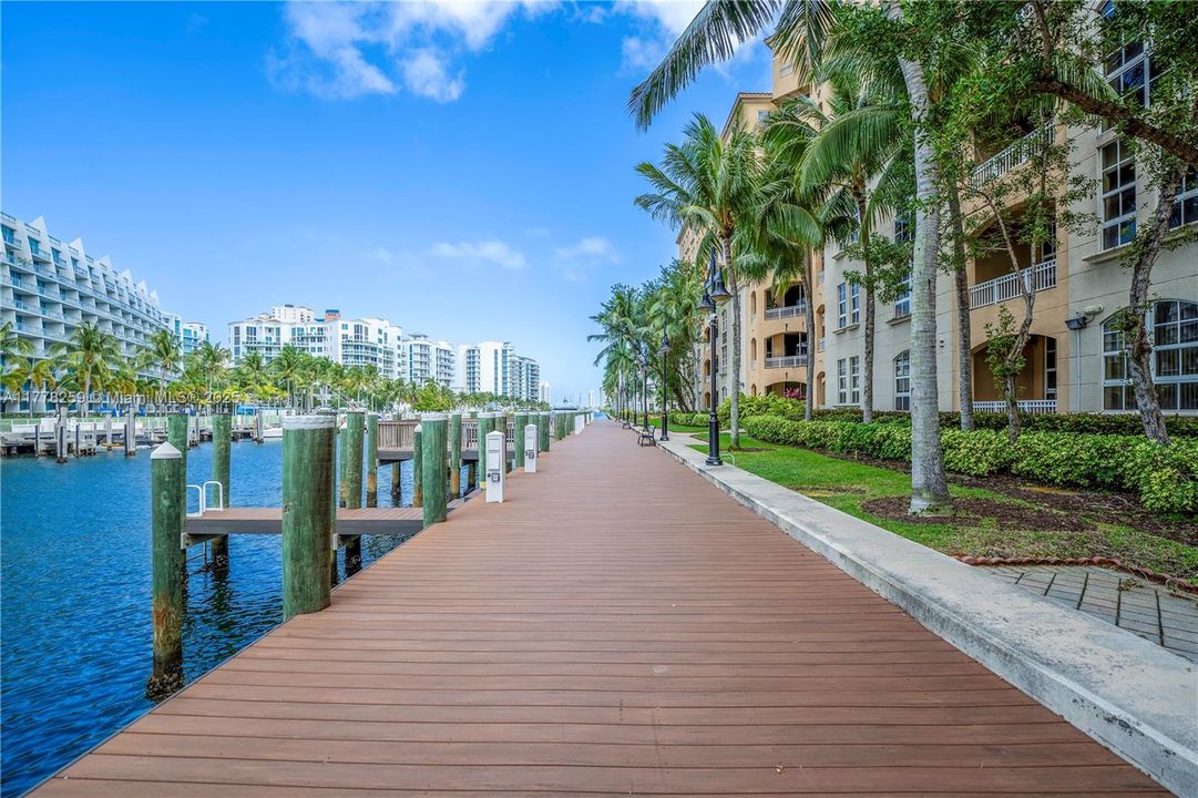 Vendido Recientemente: $439,000 (3 camas, 2 baños, 1365 Pies cuadrados)