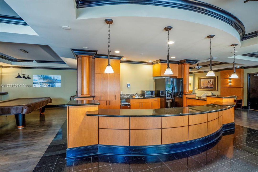 Vendido Recientemente: $439,000 (3 camas, 2 baños, 1365 Pies cuadrados)