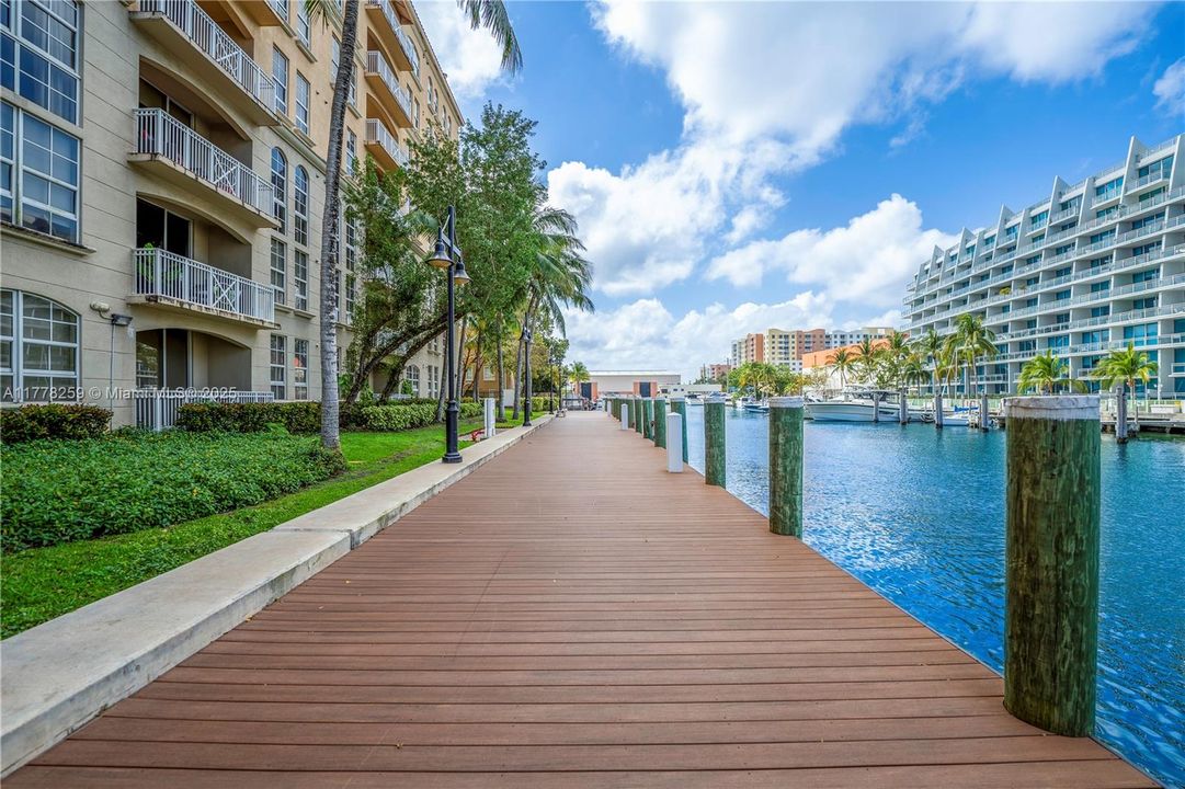 Vendido Recientemente: $439,000 (3 camas, 2 baños, 1365 Pies cuadrados)