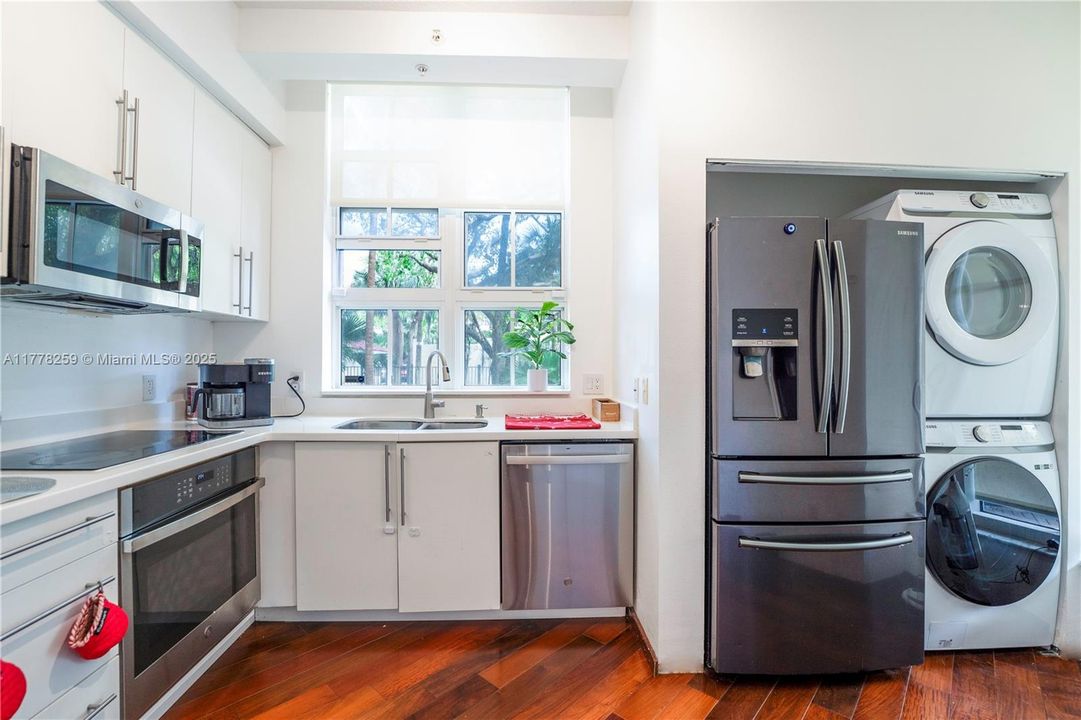 Vendido Recientemente: $439,000 (3 camas, 2 baños, 1365 Pies cuadrados)