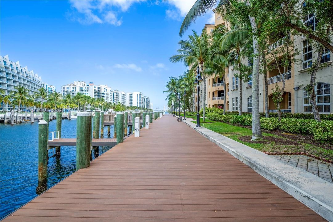 Vendido Recientemente: $439,000 (3 camas, 2 baños, 1365 Pies cuadrados)