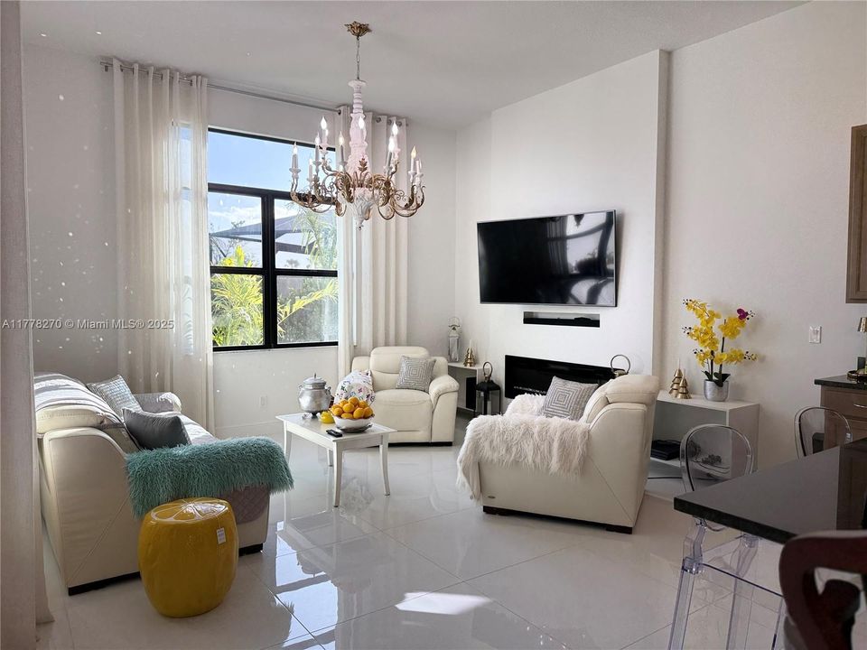 В аренду: $9,500 (4 спален, 4 ванн, 3873 Квадратных фут)