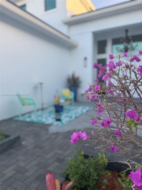 В аренду: $9,500 (4 спален, 4 ванн, 3873 Квадратных фут)