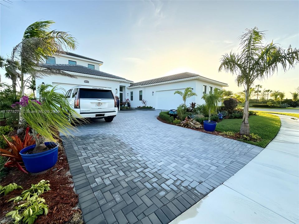 В аренду: $9,500 (4 спален, 4 ванн, 3873 Квадратных фут)