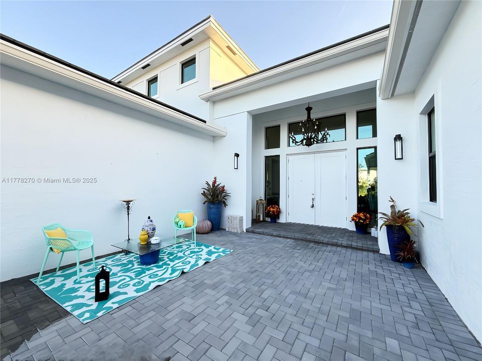 В аренду: $9,500 (4 спален, 4 ванн, 3873 Квадратных фут)